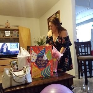 Meet your Posher, Carolina